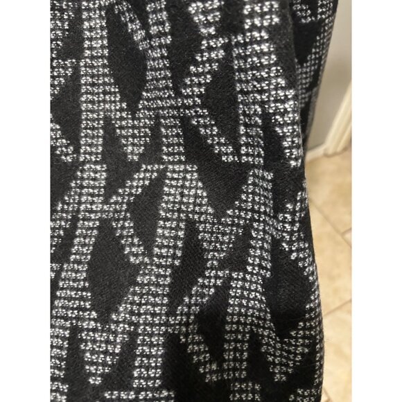 NWT: Michael Kors Logo Reversible Scarf Black/Gray - Picture 3 of 5